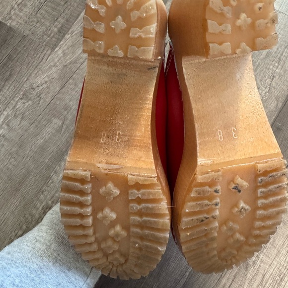 Red Clogs - Picture 4 of 5